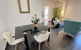 Apartamento T2 Com Terraco Grande